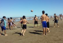 Campamento de los jóvenes de los barrios
