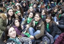 Estudiantes que enseñan