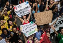 Cientos de miles en las calles contra la política anti-educativa de Bolsonaro