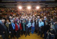 Alberto Fernández junto a la comunidad científica