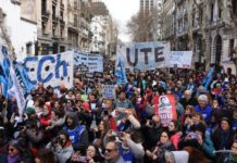 Paro nacional en apoyo a los docentes y estatales de Chubut