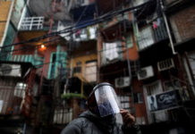 El coronavirus crece en los barrios populares