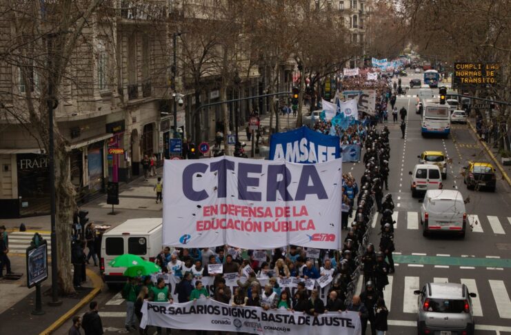 Contundente paro nacional docente
